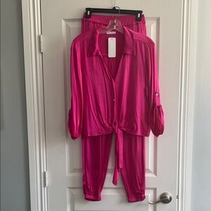 Women's Pink Medium Top and matching joggers with pockets